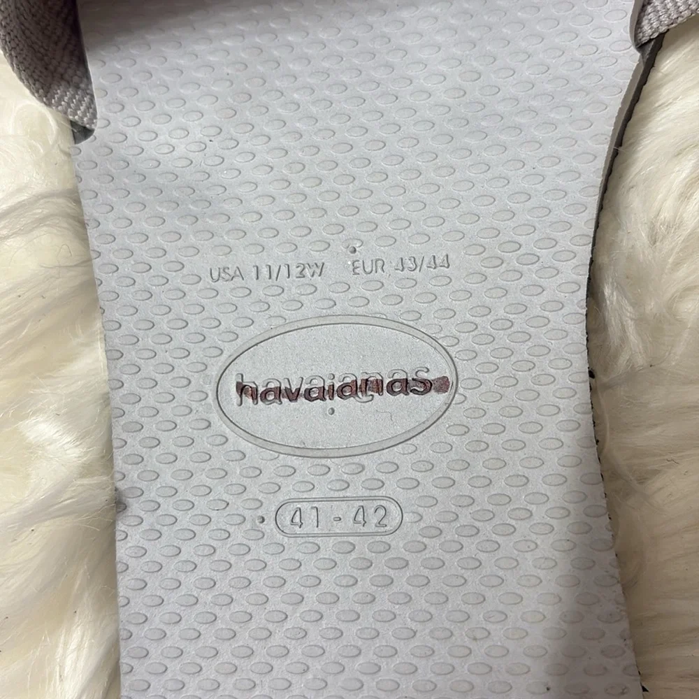NWT Havaianas Silver Sparkly Slip On Sandals Size 11/12W
